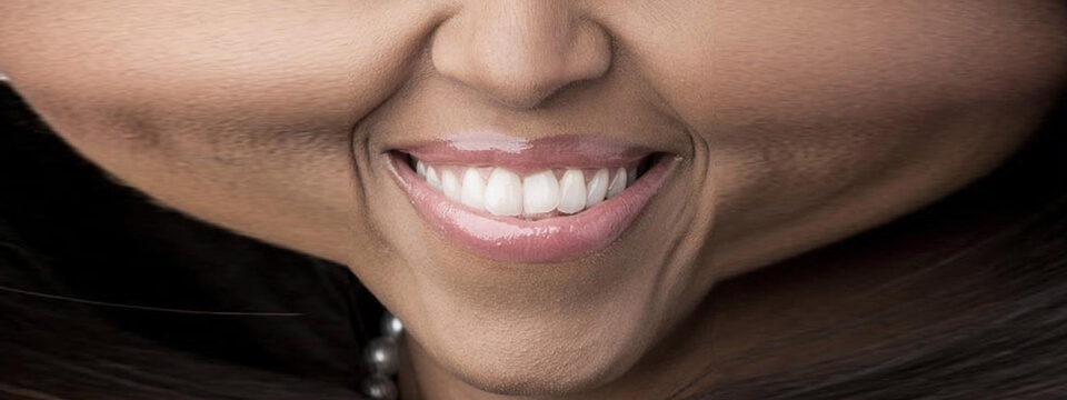 Michelle Obama's stretched selfie